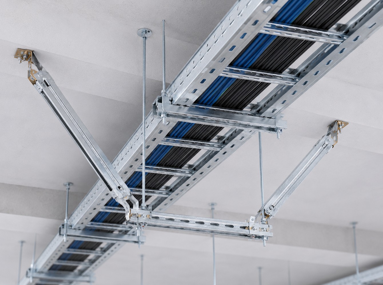 Cable tray seismic support for cable tray, conduit and busbar runs